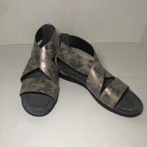 Pierre Dumas Sandals Womens 10 Metallic Gray Bronze Gladiator Comfort Back Zip